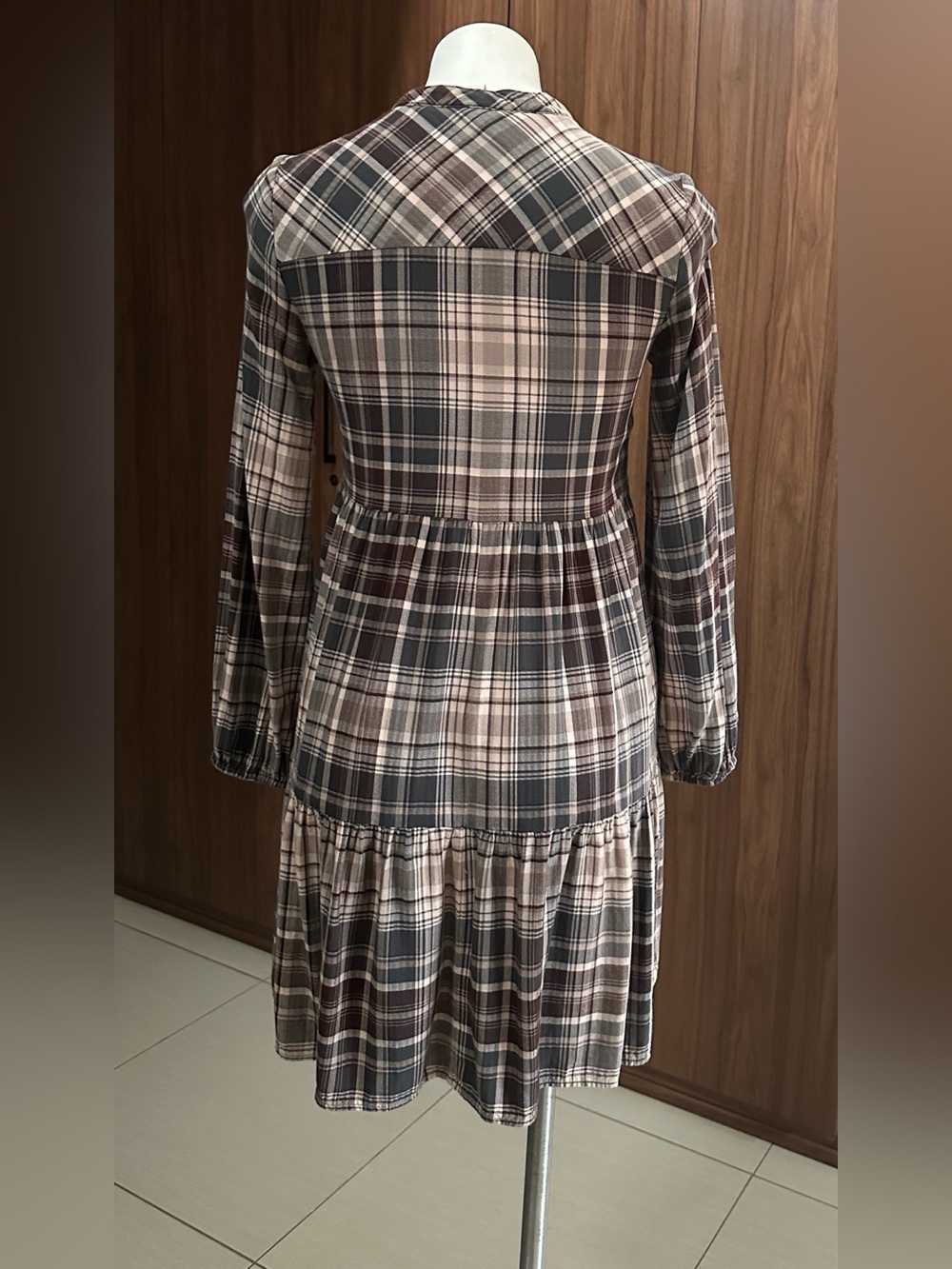 Knox Rose Plaid Long-Sleeve Tiered Mini Dress X-SMALL - Picture 3 of 14